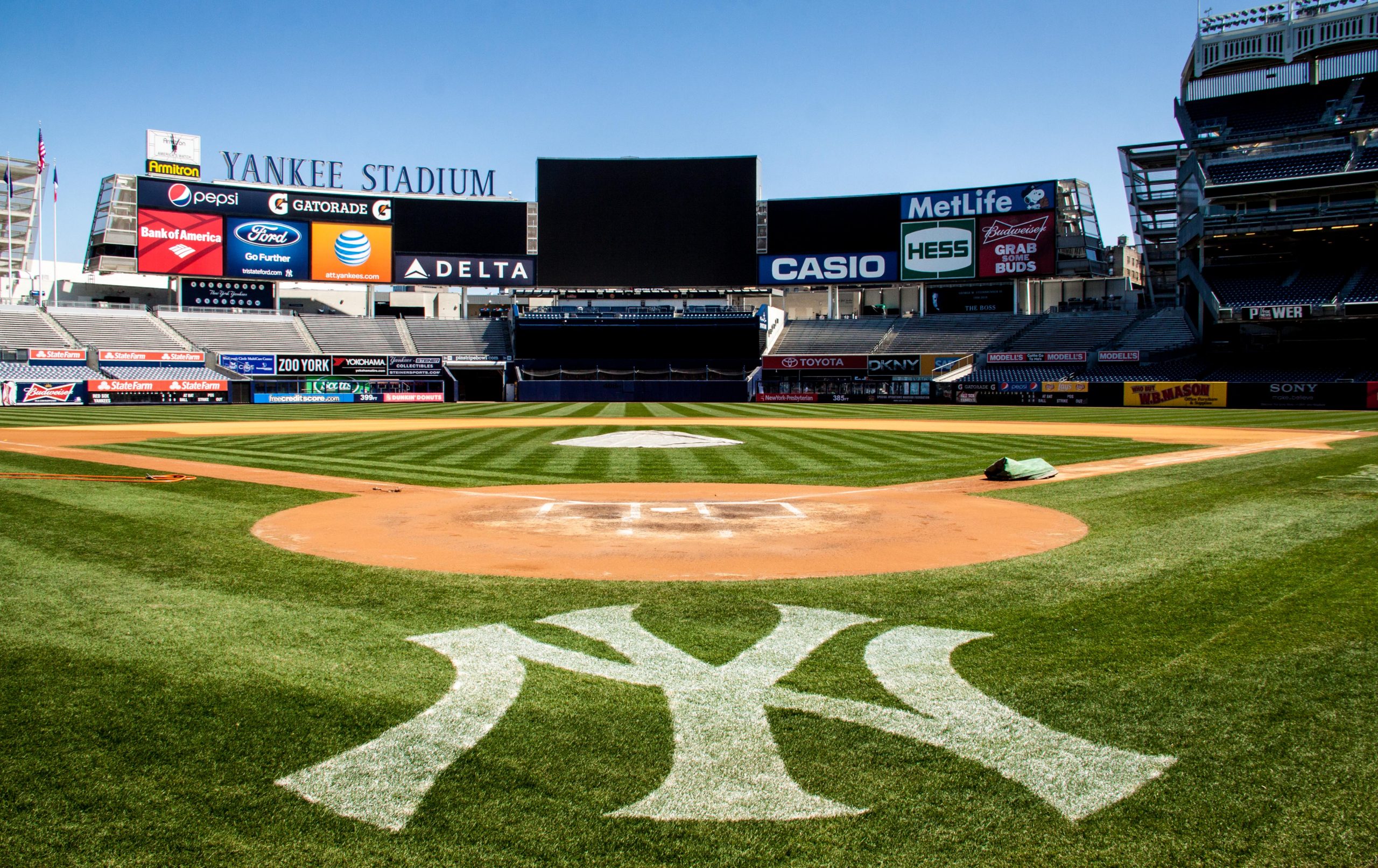 Mariano post Yankees Stadium